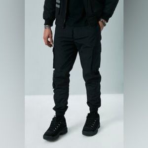 FOREVER 21 MENS BLACK CUFFED CARGO PANTS SIZE SMALL